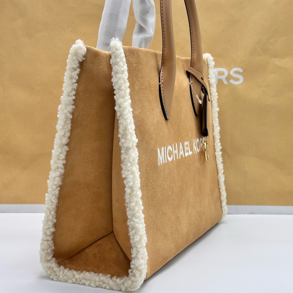 MICHAEL KORS
Mirella Medium Suede and Faux Shearling Tote Bag - Picture 1 of 16